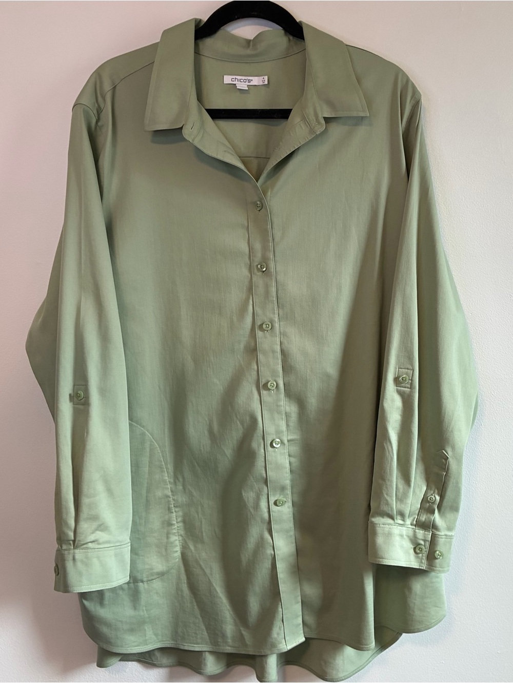 Chico's Sage Green Button-Up Shirt with pockets size 4/XL
